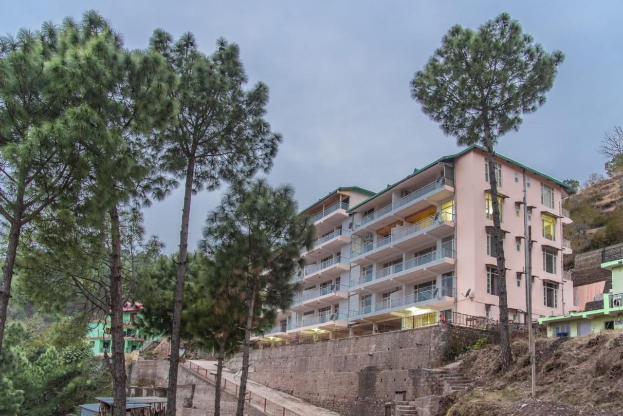 The Pine Cove I Serviced Apts I Pvt Balcony I Peacefull Area I Family Accomodation I Kasauli I By Exotic Stays Exterior photo